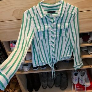 Green/white striped button down shirt, tie detail